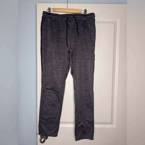 🍓6/$15🍓 Men’s Gray Large Sweatpants - Picture 3 of 4